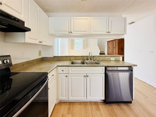 841 NW 98th Ave, Plantation, FL 33324