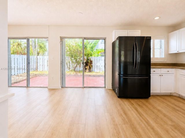 841 NW 98th Ave, Plantation, FL 33324