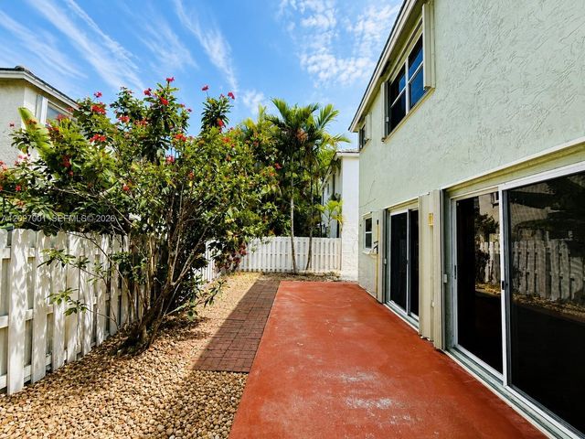 841 NW 98th Ave, Plantation, FL 33324
