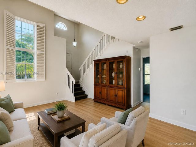 841 NW 98th Ave, Plantation, FL 33324