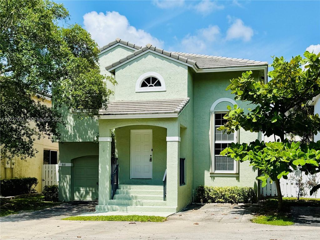 841 NW 98th Ave, Plantation, FL 33324