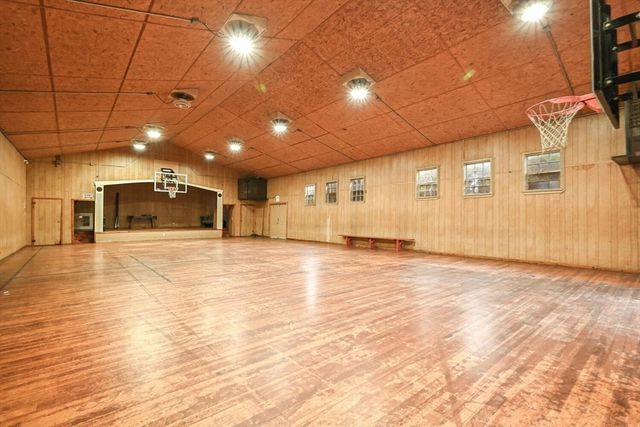 110 Valley Rd., Plymouth, MA 02360