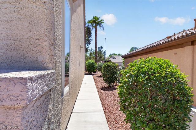 2389 Black River Falls Drive, Henderson, NV 89044