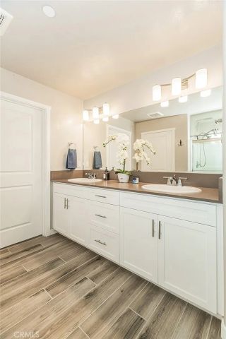 4085 N Sandrini, Fresno, CA 93723