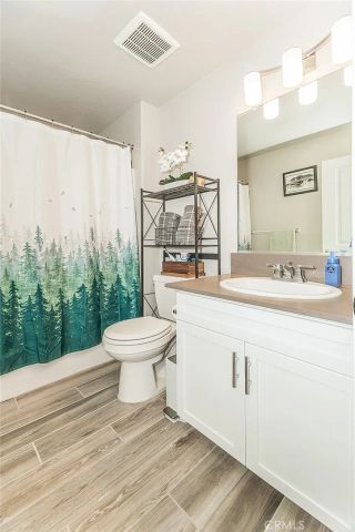 4085 N Sandrini, Fresno, CA 93723