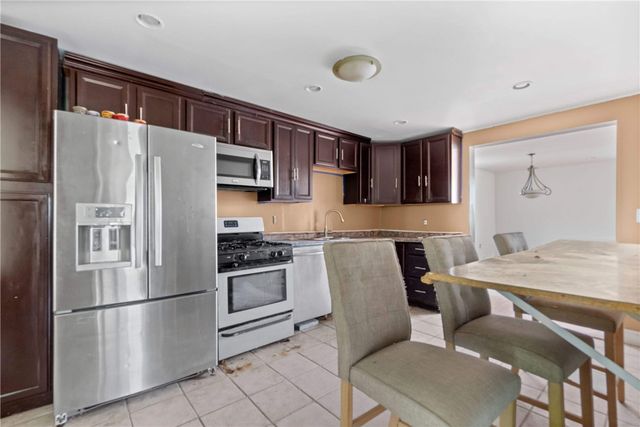 485 Pierson Run Rd, Plum Boro, PA 15239