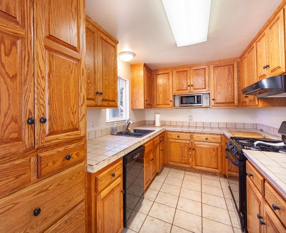 8370 Grizzly Flat Rd, Somerset, CA 95684
