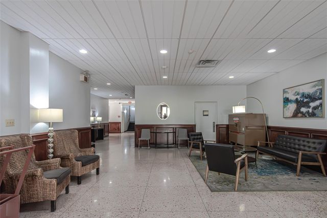 1800 Lavaca ST A705, Austin, TX 78701