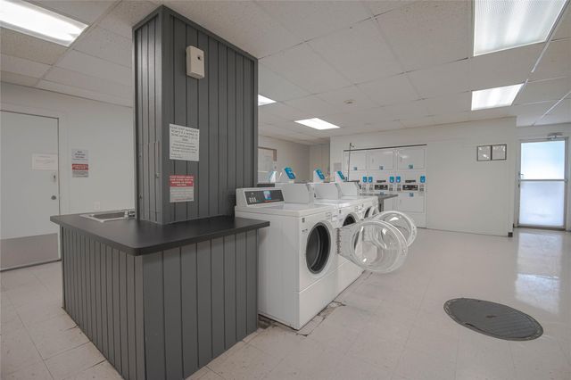 1800 Lavaca ST A705, Austin, TX 78701