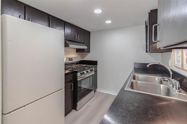 1800 Lavaca ST A705, Austin, TX 78701