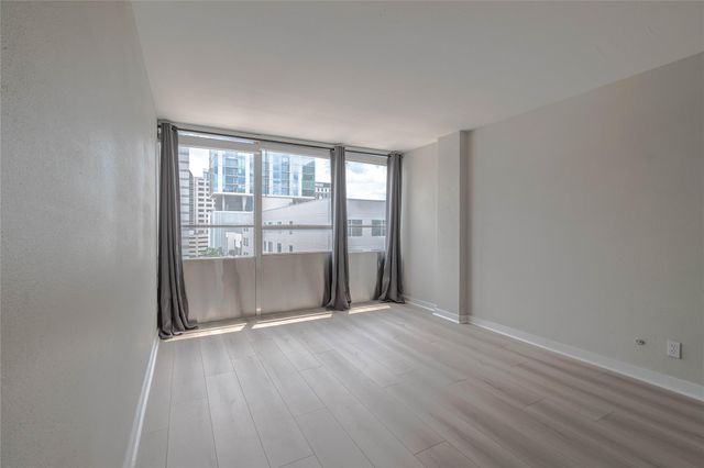 1800 Lavaca ST A705, Austin, TX 78701
