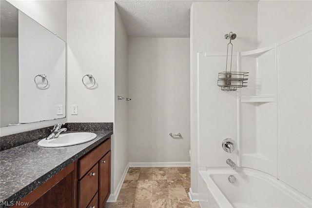 57 Garnett Circle, Copley, OH 44321