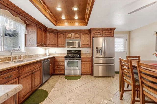 10373 Kern Avenue, Hesperia, CA 92345