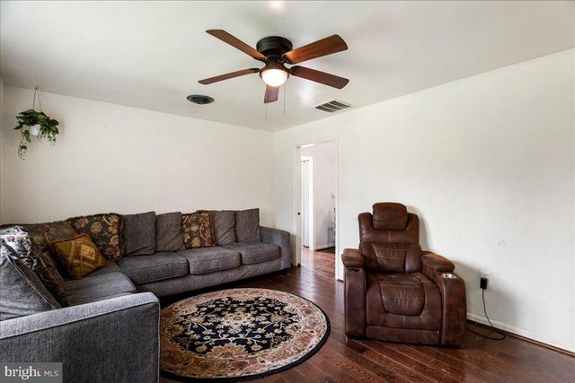 2052 KENDRICK FORD RD, Front Royal, VA 22630