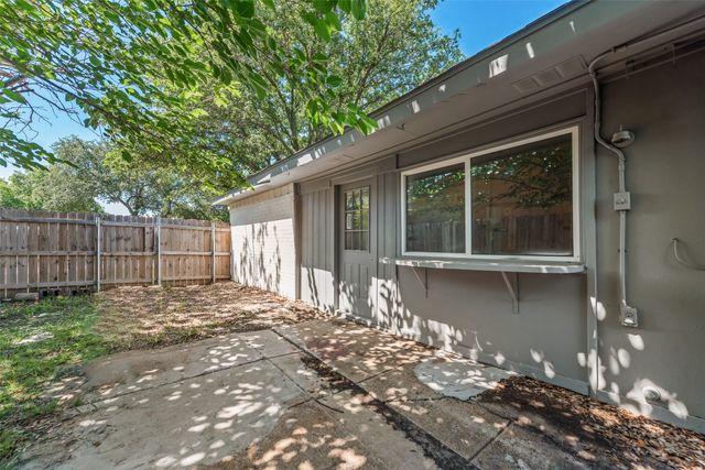 2103 Highbury Road, Carrollton, TX 75007