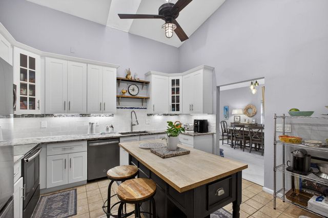 5137 Thyme Drive, Palm Beach Gardens, FL 33418