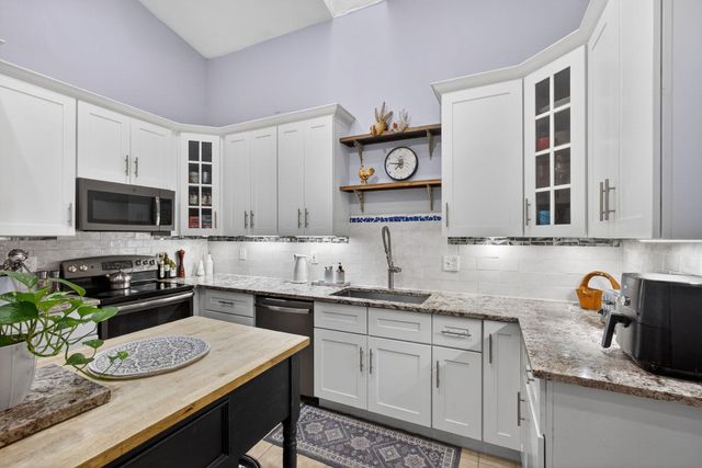 5137 Thyme Drive, Palm Beach Gardens, FL 33418