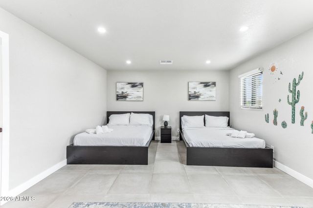 8725 E OSBORN Road, Scottsdale, AZ 85251