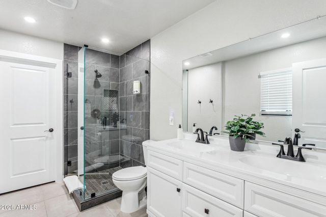 8725 E OSBORN Road, Scottsdale, AZ 85251