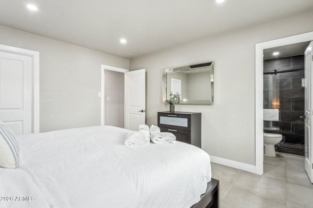 8725 E OSBORN Road, Scottsdale, AZ 85251