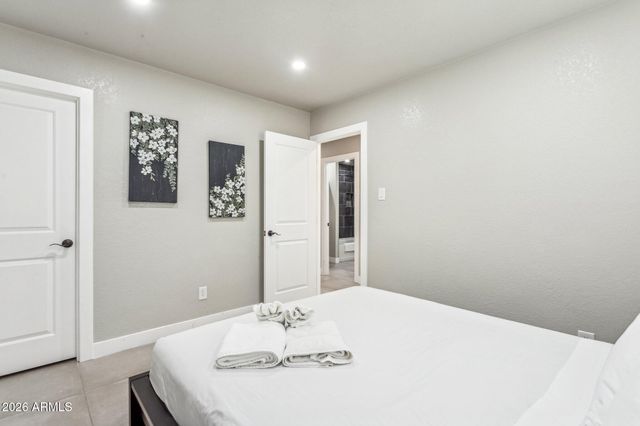 8725 E OSBORN Road, Scottsdale, AZ 85251