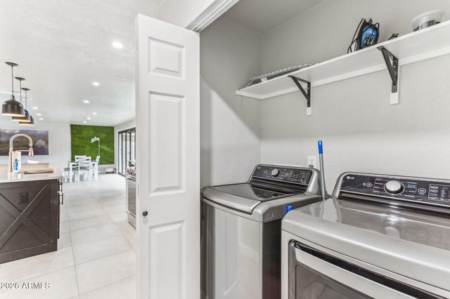 8725 E OSBORN Road, Scottsdale, AZ 85251