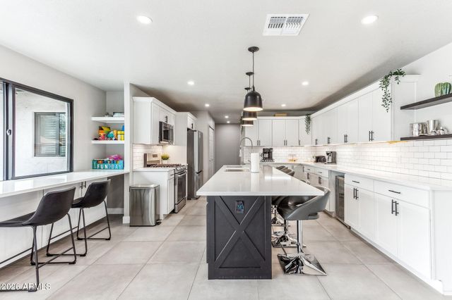 8725 E OSBORN Road, Scottsdale, AZ 85251