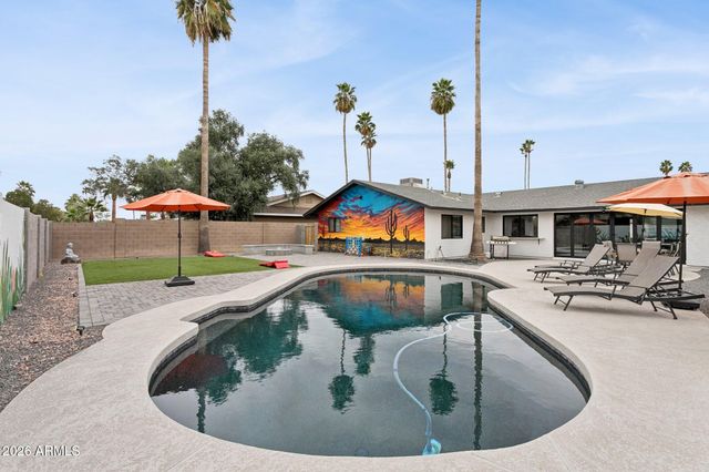 8725 E OSBORN Road, Scottsdale, AZ 85251