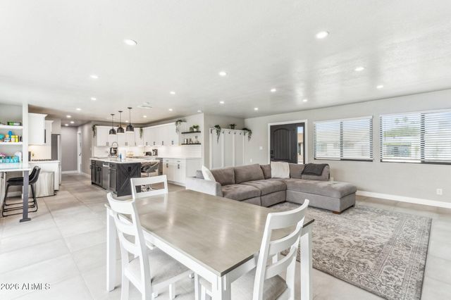 8725 E OSBORN Road, Scottsdale, AZ 85251