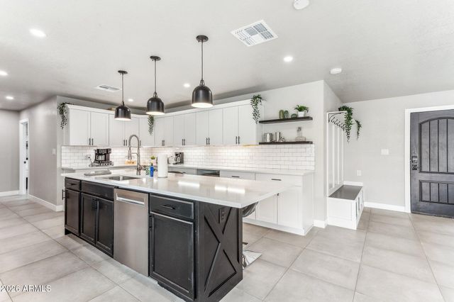 8725 E OSBORN Road, Scottsdale, AZ 85251