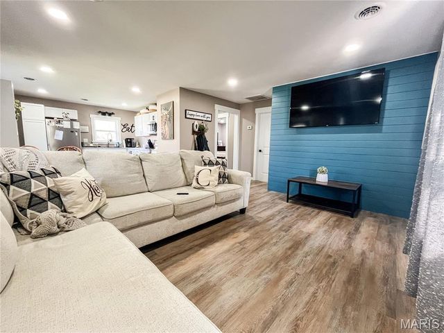 242 Siebenman Street, Bourbon, MO 65441