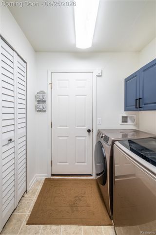 1375 Waverly Drive, White Lake Charter Township, MI 48386