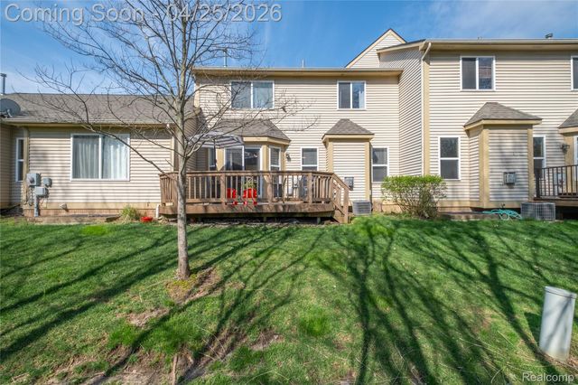 1375 Waverly Drive, White Lake Charter Township, MI 48386