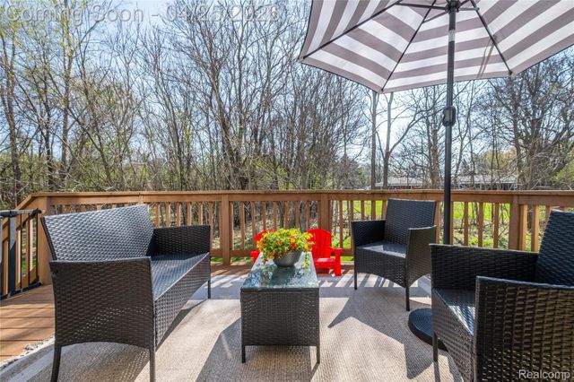 1375 Waverly Drive, White Lake Charter Township, MI 48386
