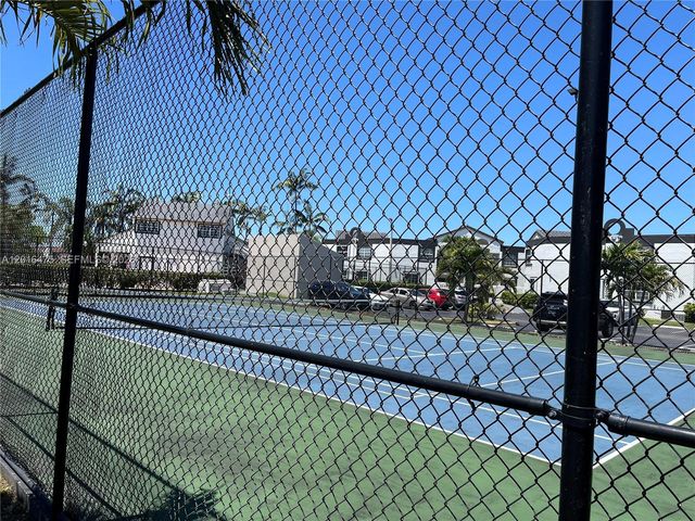 9715 Fontainebleau Blvd E106, Miami, FL 33172