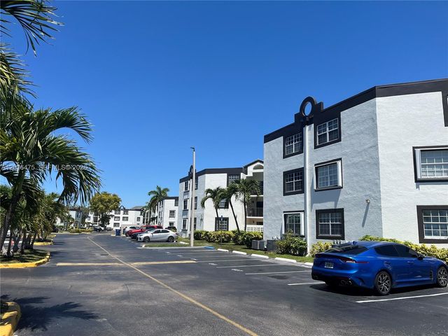 9715 Fontainebleau Blvd E106, Miami, FL 33172