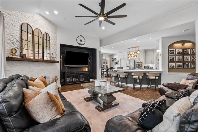 310 Forest Creek Drive, League City, TX 77573