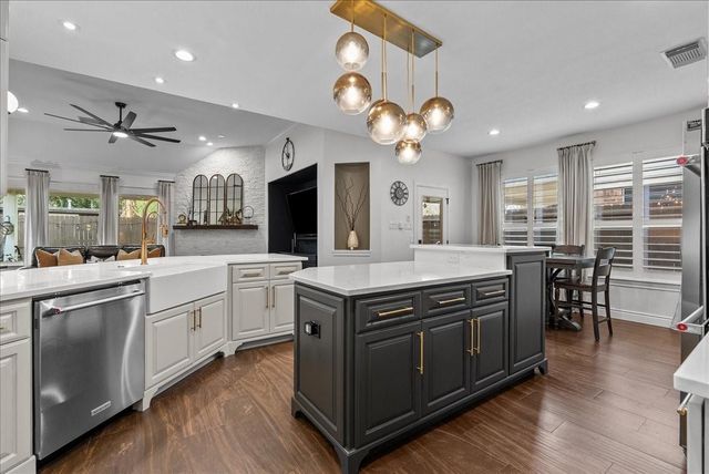 310 Forest Creek Drive, League City, TX 77573