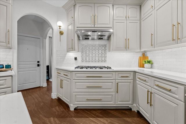 310 Forest Creek Drive, League City, TX 77573