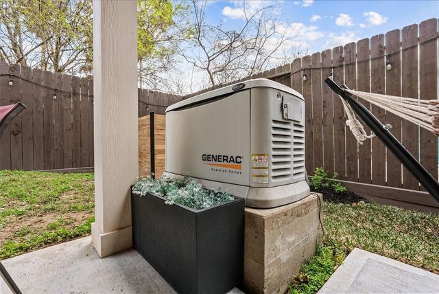 310 Forest Creek Drive, League City, TX 77573