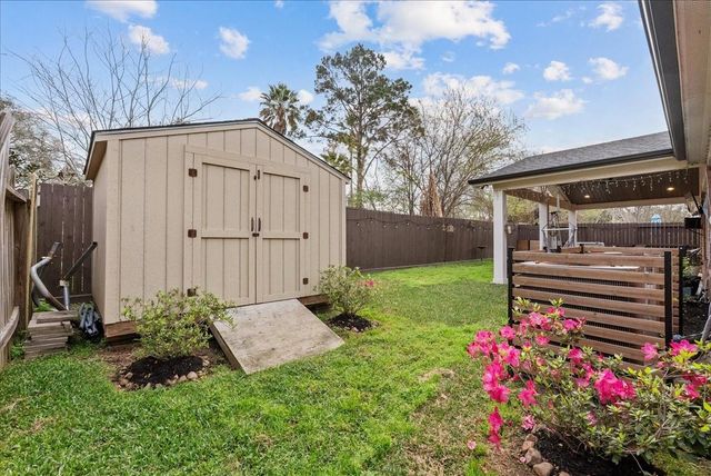 310 Forest Creek Drive, League City, TX 77573