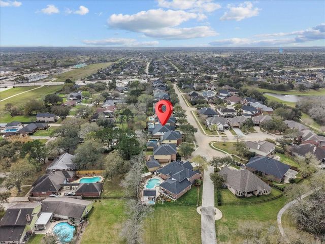 310 Forest Creek Drive, League City, TX 77573