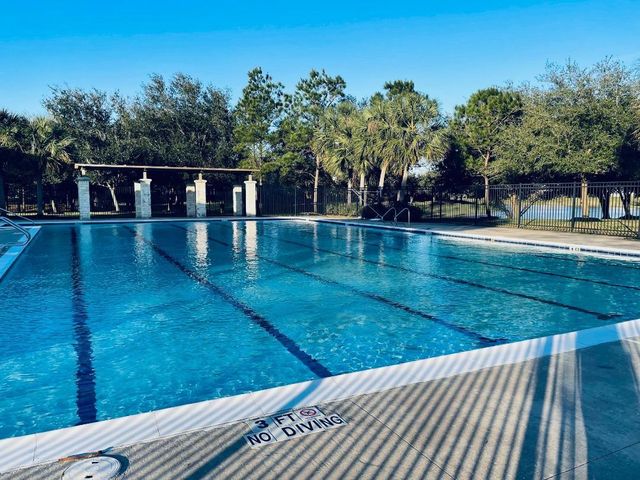 310 Forest Creek Drive, League City, TX 77573