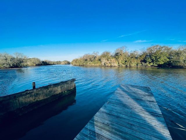 310 Forest Creek Drive, League City, TX 77573