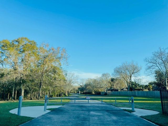 310 Forest Creek Drive, League City, TX 77573