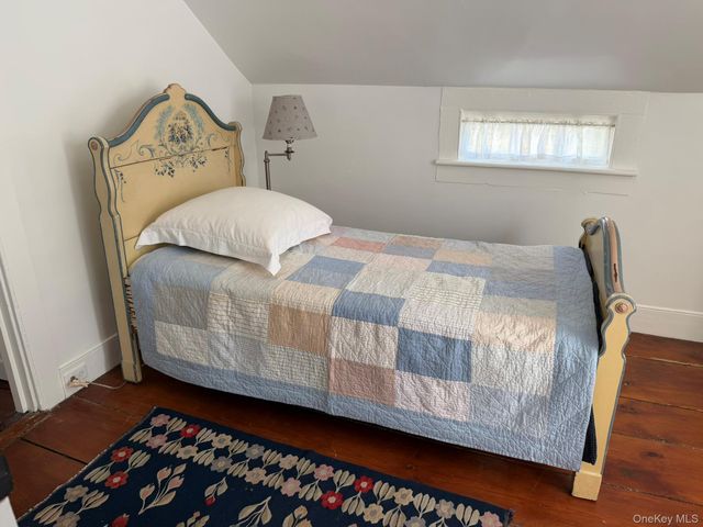 1981 Montauk Highway, Bridgehampton, NY 11932