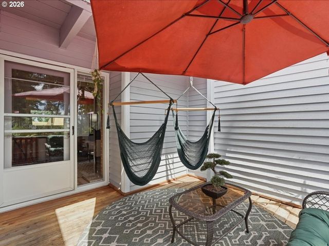 19645 Nw QUAIL HOLLOW Dr, Portland, OR 97229