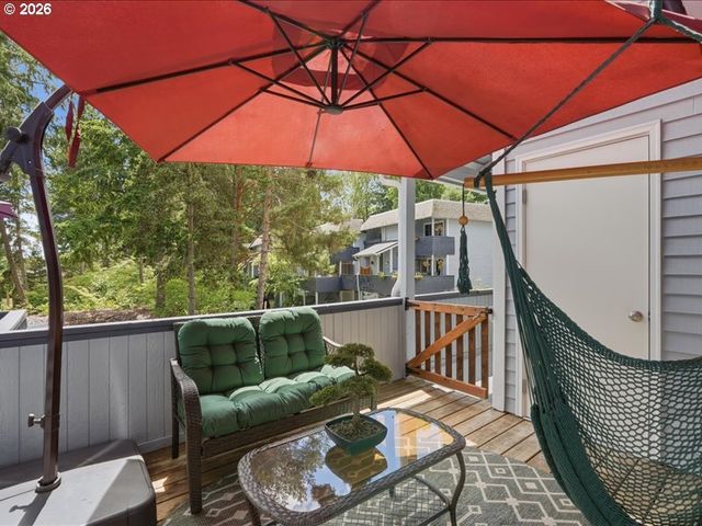 19645 Nw QUAIL HOLLOW Dr, Portland, OR 97229