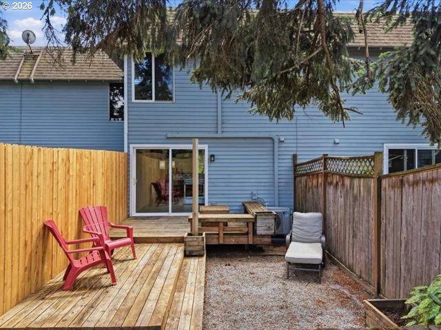 19645 Nw QUAIL HOLLOW Dr, Portland, OR 97229
