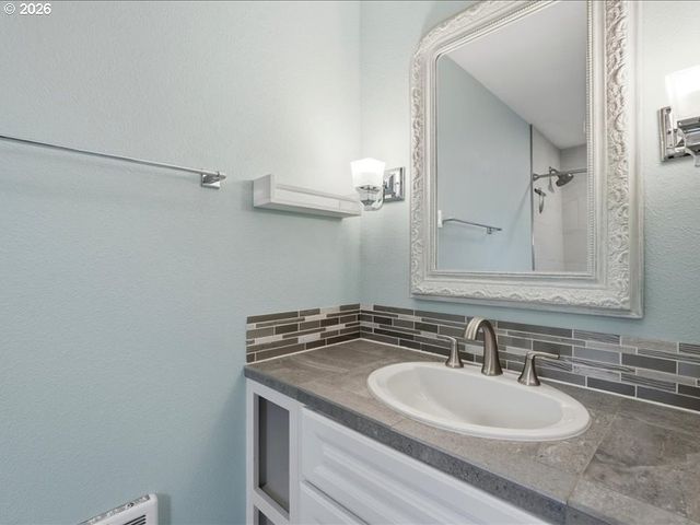 19645 Nw QUAIL HOLLOW Dr, Portland, OR 97229